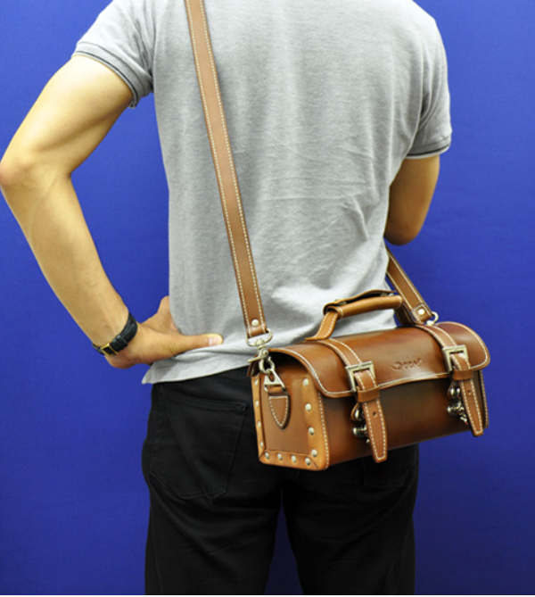 未使用◎ DEEN レザー ツールバッグ ショルダーベルト付き　2way 茶 DeeN Leather Tool Bag Honey Brown (with shoulder strap) DNHB