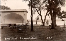 GLENWOOD, MINNESOTA - BAND STAND - OLD REAL PHOTO POSTCARD