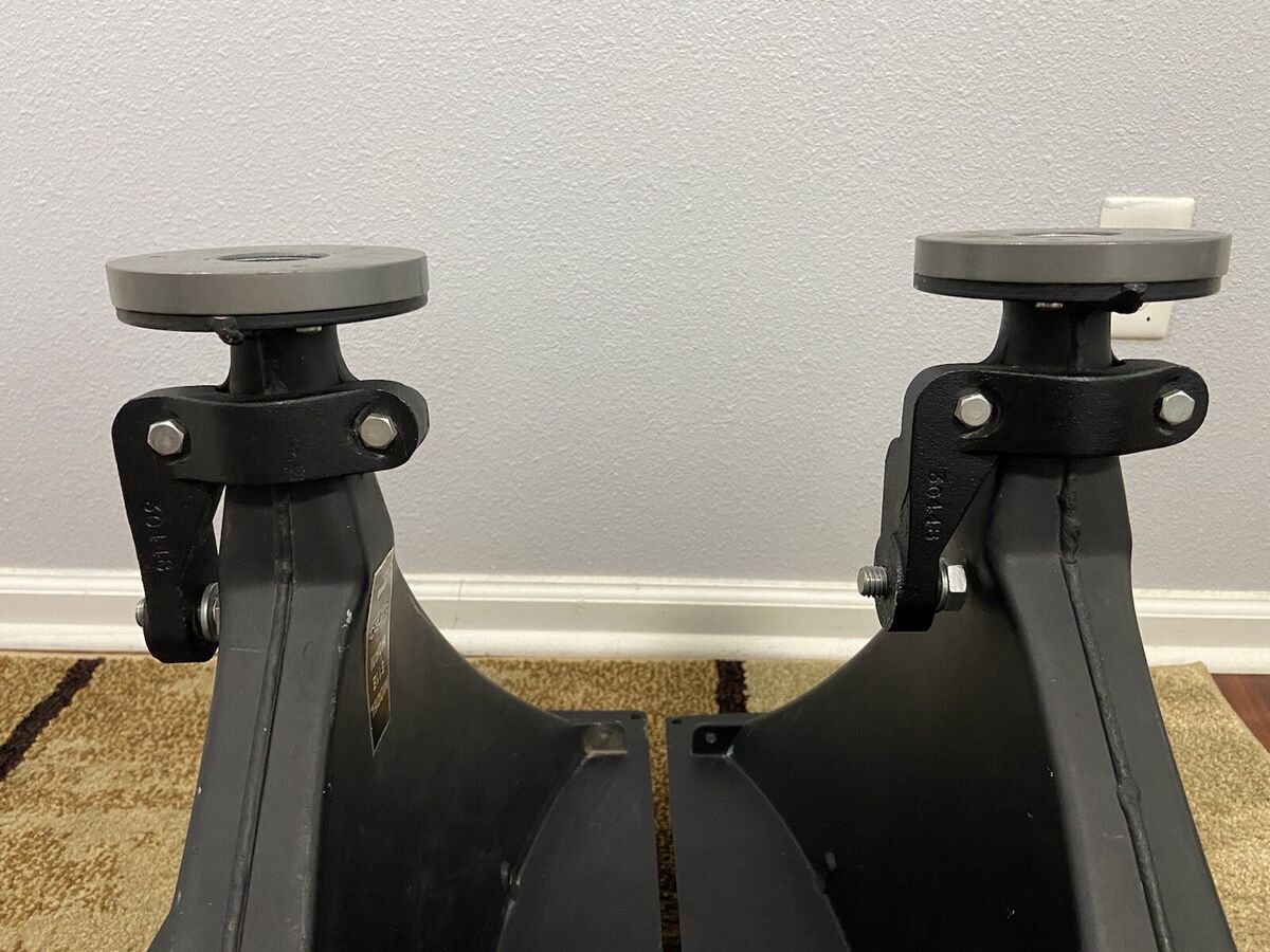 ALTEC 511 B HORN & 30447 - 30448 BRACKET & UNIVERSITY ID60B ALTEC 511 B HORN & 30447 - 30448 BRACKET & UNIVERSITY ID60B