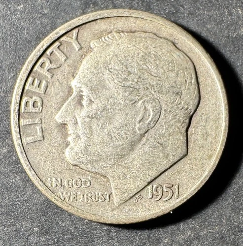 1951-D Roosevelt Dime (Circulated) - (#1065) Very Fine Condition