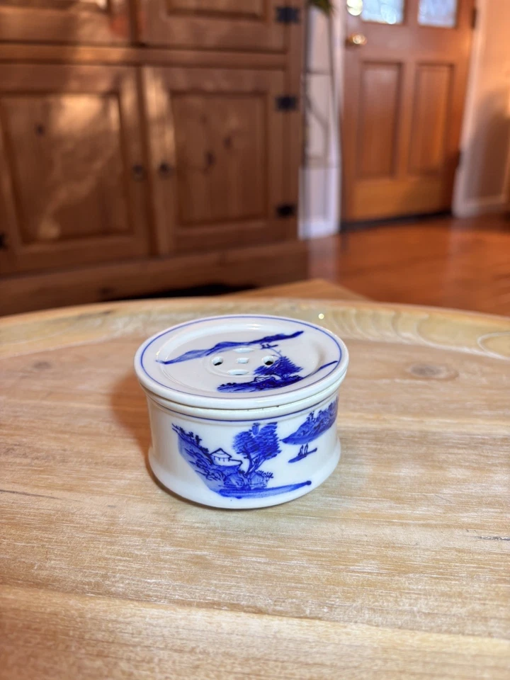 "Antigua caja de cricket redonda china pintada a mano de porcelana azul y blanca decoración de 3""" Foto 2 de 4