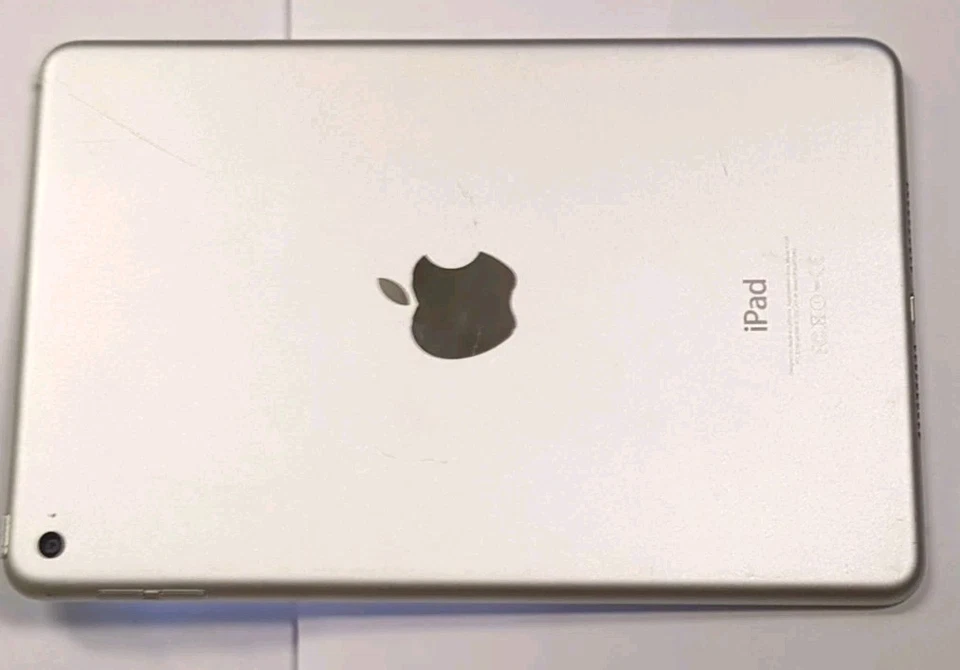 Apple iPad Mini 4ta Generación A1538 7.9" 64GB Wi-Fi MK9H2LL/A Buen Estado Usado Foto 3 de 3