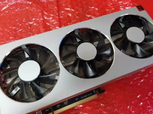 AMD Radeon VII 7 16GB Graphics Card - Picture 3 of 4