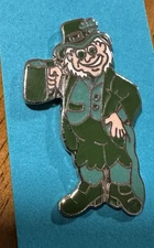 ST. PATRICK'S DAY IRISH, LEPRECHAUN HOLDING BEER MUG, LAPEL PIN