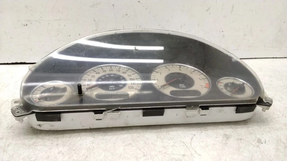 Chrysler Voyager 2001 3.3 MPH Strumento Di Misura Cluster P04685742AD Benzina Foto 2 de 4