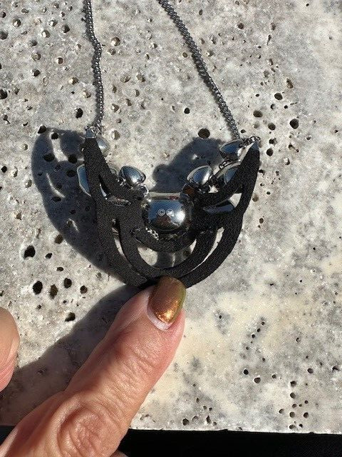 AUTHENTIC  SWAROVSKI STATEMENT/COLLAR NECKLACE - image 8