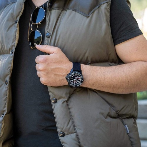 Luminox XA.6441 F-117 Nighthawk GMT schwarz Carbonox Kevlar Herren Uhr NEU - Bild 7 von 9