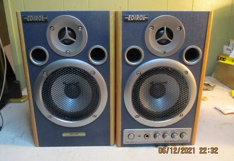 ROLAND / EDIROL MA-15D Professional Studio Audio Monitors