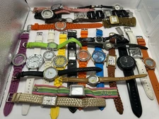 Mixed Brands Womens Watches Lot Of 25 For Parts Or Repair B7