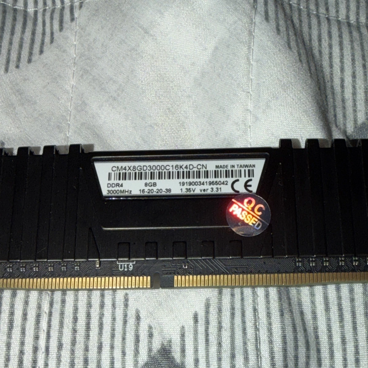 Corsair PC4-24000 (DDR4-3000) Bus Speed Computer RAM 8 GB Total