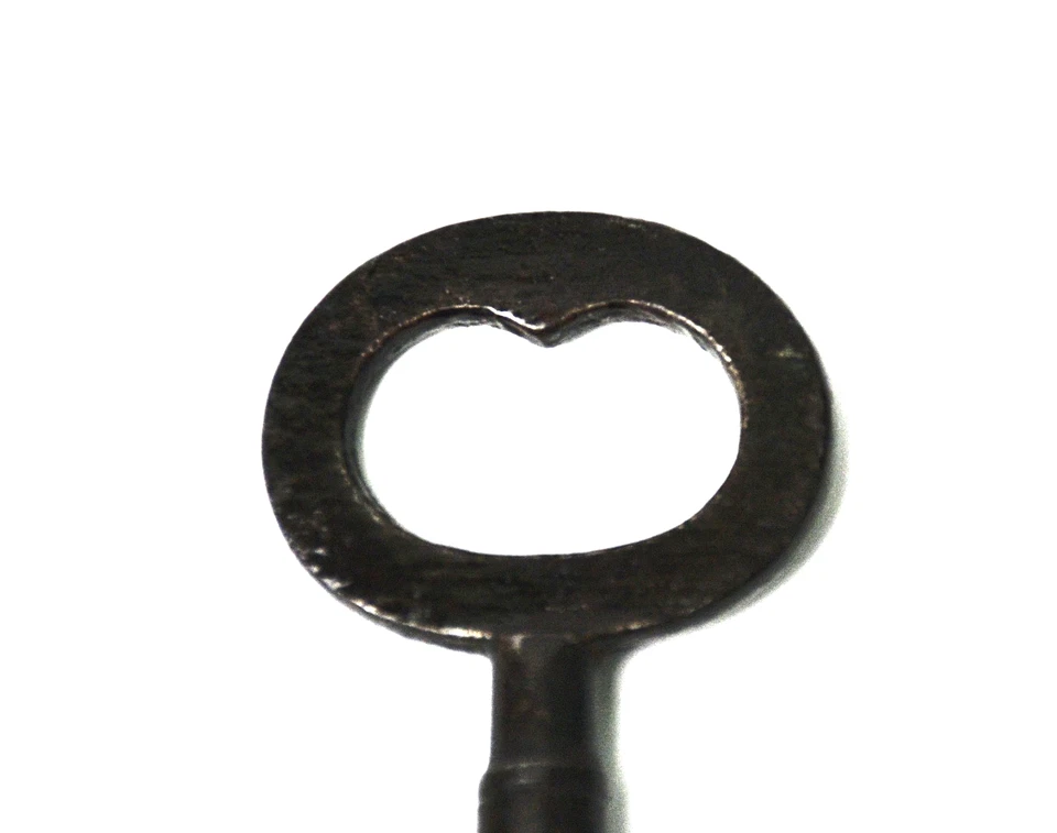 Antique Steel Skeleton Key - Solid Barrel - Image 3 of 4