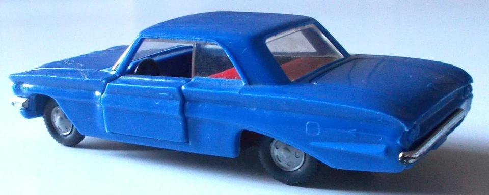 OLDSMOBILE F-35 CUTLASS COUPE' POLITOYS APS 1/41 PLASTICA - Immagine 4 di 4