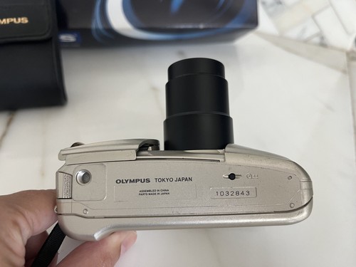 OLYMPUS STYLUS EPIC ZOOM 80 DELUXE 38-80mm Camera W/ Original Case TESTED - Picture 5 of 10