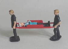 STRETCHER BEARERS & PATIENT FIGURES for Scalextric Airfix Ninco SCX A211++1.32