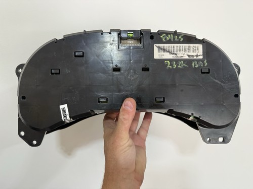 03-06 Chevy Suburban Tahoe Yukon Instrument Gauge Cluster OEM 232K 15135668 - Picture 3 of 7