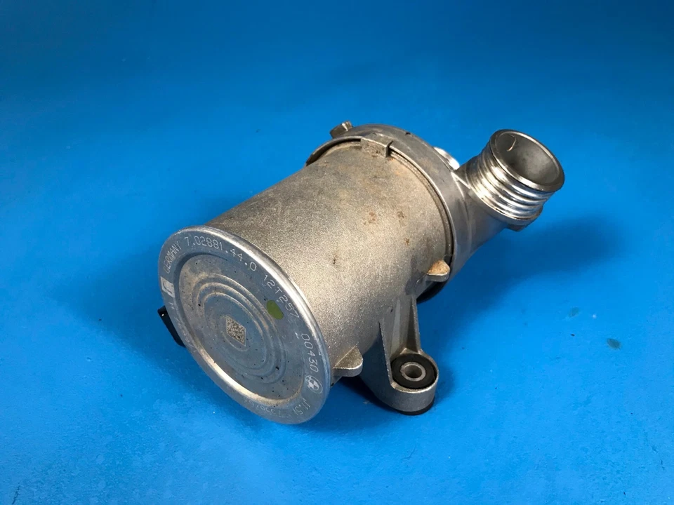 13-17 BMW F22 F30 F32 235I 335I 435I BOMBA DE AGUA ELÉCTRICA OEM Foto 3 de 4