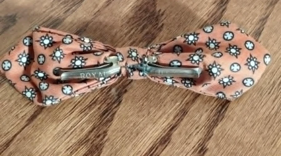 Clip de pajarita real vintage para hombre con estampado malva EE. UU. 5,5" de ancho Foto 2 de 2