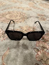 Gentle Monster Women's Dreamer 17 Sunglasses Black / Black