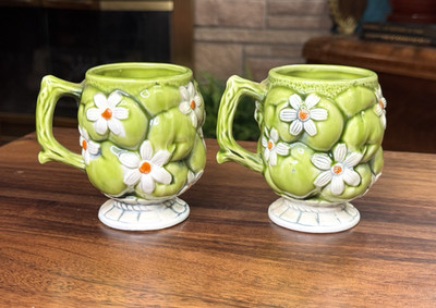 2 Inarco Cottage Core Ceramic Coffee Mug Cup Green Apple & Daisies Japan 1967