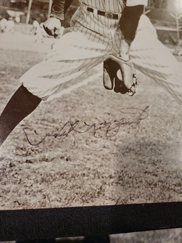Phil Rizzuto Signed Photo 16x20 Baseball NY Yankees Shortstop Autograph HOF JSA - Picture 2 of 3