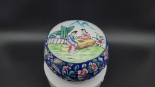 Antique Chinese Canton Enamel Box, Late Qing Dynasty / Early Republic Period