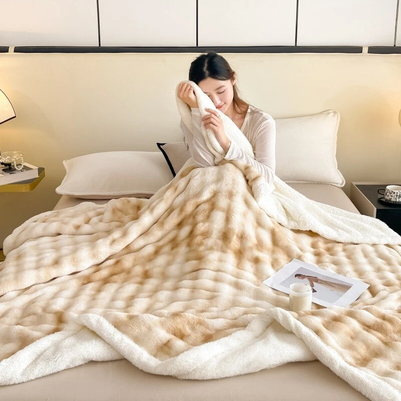 Chinese Soft Blanket Velvet Double Layers Warmful Bed Cover Multi Size Queen New - Image 4 of 4