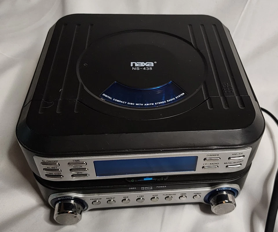 Nice NAXA NS-441 Bluetooth CD AM/FM Stereo Programmable Microsystem VGUC - Image 2 of 4