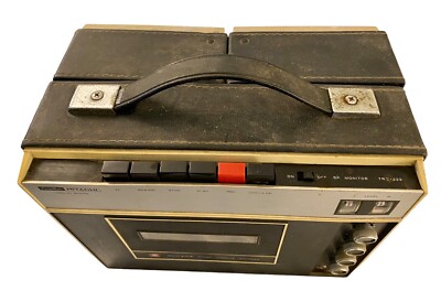 Hitachi Solid State Cassette Player Recorder w/ Folding Speakers