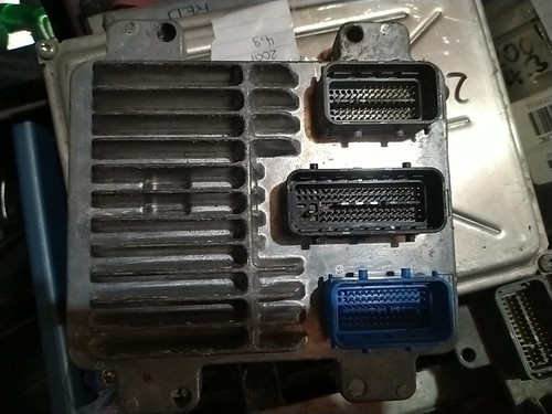 2005 Chevrolet Malibu Engine Control Module Unit Ecm 12600149  - Picture 3 of 3