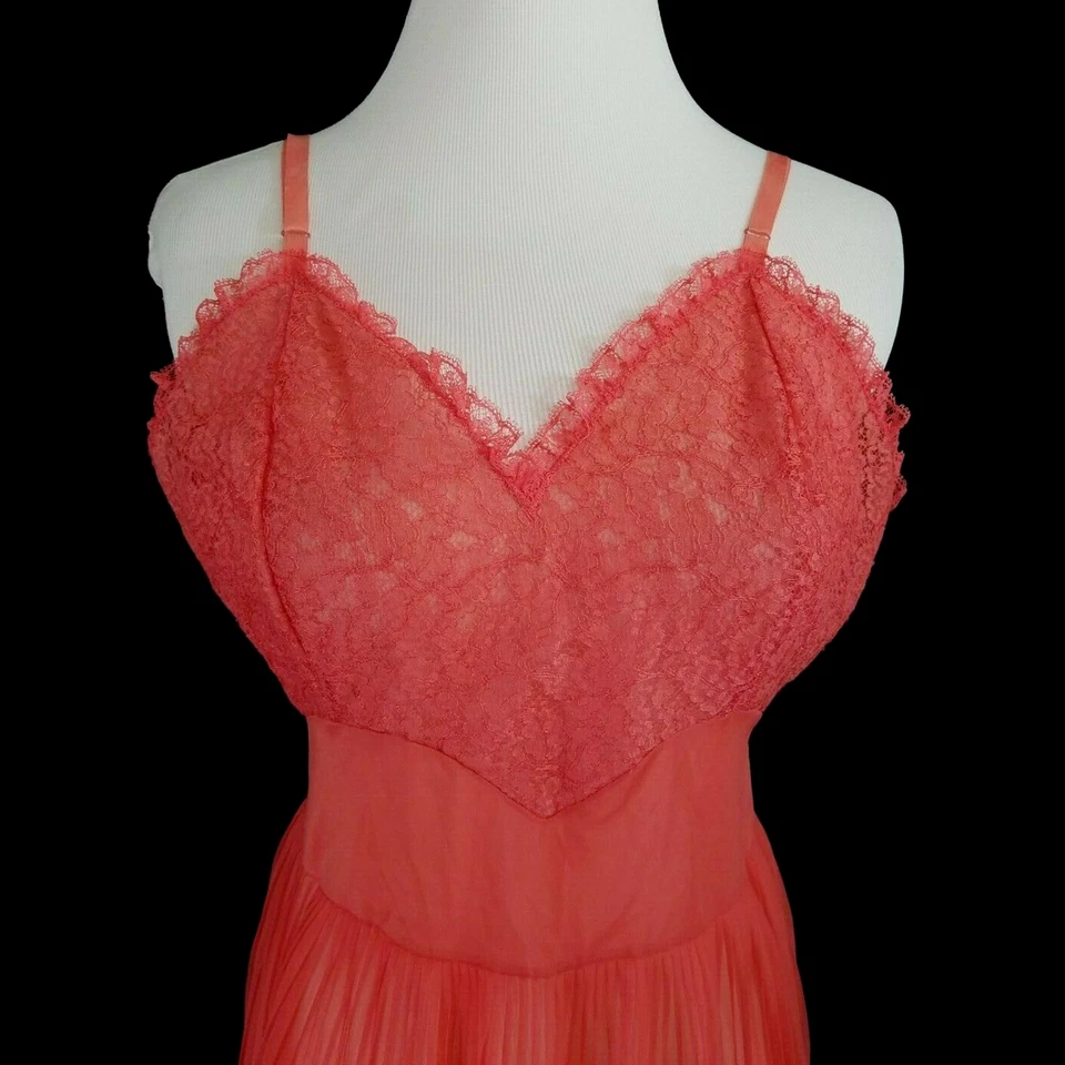 DE COLECCIÓN AÑOS 50 SEAMPRUFEN 36 o M Coral Plisado Encaje Gasa Deslizamiento Completo HERMOSO Foto 3 de 4