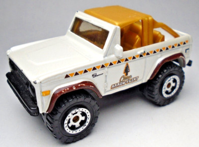 2006 MATCHBOX '72 FORD BRONCO 4X4 CAMP ARROW FLINT WHITE 2 3/4'' DIECAST TRUCK