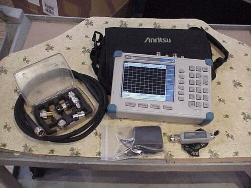 Anritsu Cellmaster  MT8212B  Cable And Antenna Tester w/ a lot options  - Afbeelding 1 van 5