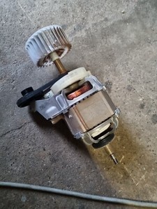 Bosch WTE86386 Trockner Motor Antrieb 9000 522228