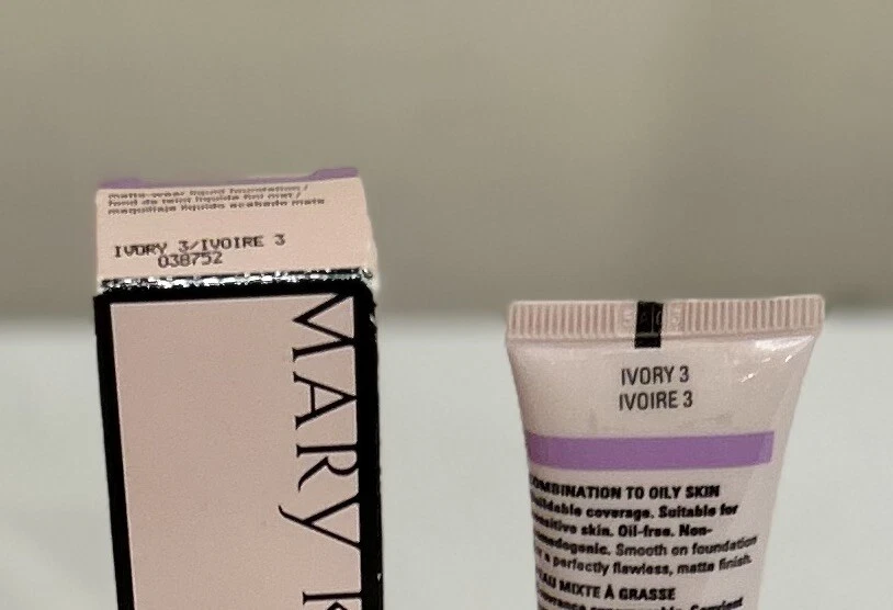 MARY KAY Timewise Matte-Wear Liquid Foundation 1 Oz. Ivory 3 New In Box 038752 - Image 4 of 4