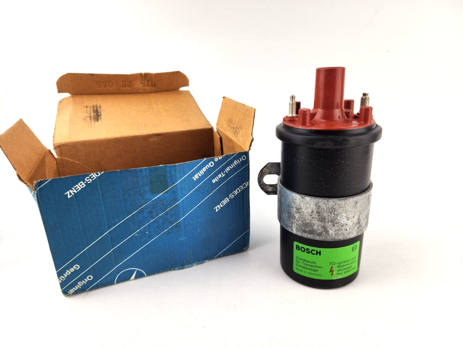 NOS Genuine Mercedes Bosch Ignition Coil 19821985 W126 SL 500SEC SEL