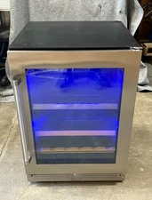 XO XOU24BCGSR 24" Beverage Center w/ Glass Shelves (Bad compressor, Sold AS IS)