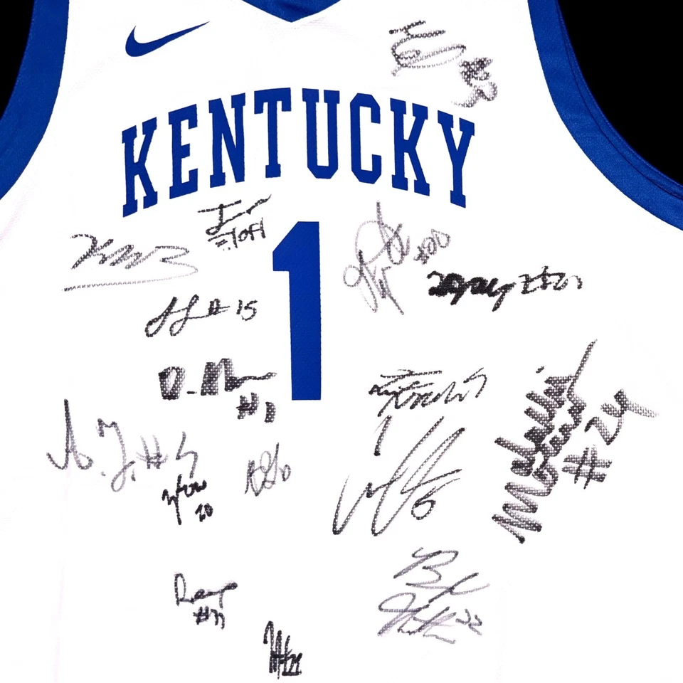 Camiseta de basquete Nike 2025-26 KENTUCKY WILDCATS TEAM ASSINADA OWEH CHANDLER + CERTIFICADO DE AUTENTICIDADE - Imagem 2 de 3