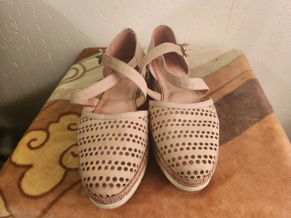 Zapatos MaryJane HISPANITAS Joy Is A Choice para mujer talla 40 beige cuero perforado Foto 3 de 4