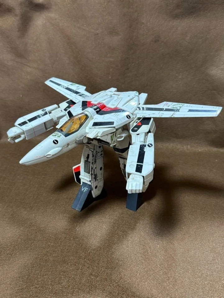 Vintage 1984 Hasbro Bandai Transformers G1 Autobot Air Guardian Jetfire Jet Toy - Image 4 of 4