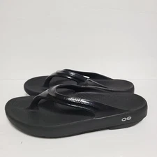 B54 OOFOS Women’s Recovery Oolala Luxe Shiny Black Thong Sandals - Women's US 9