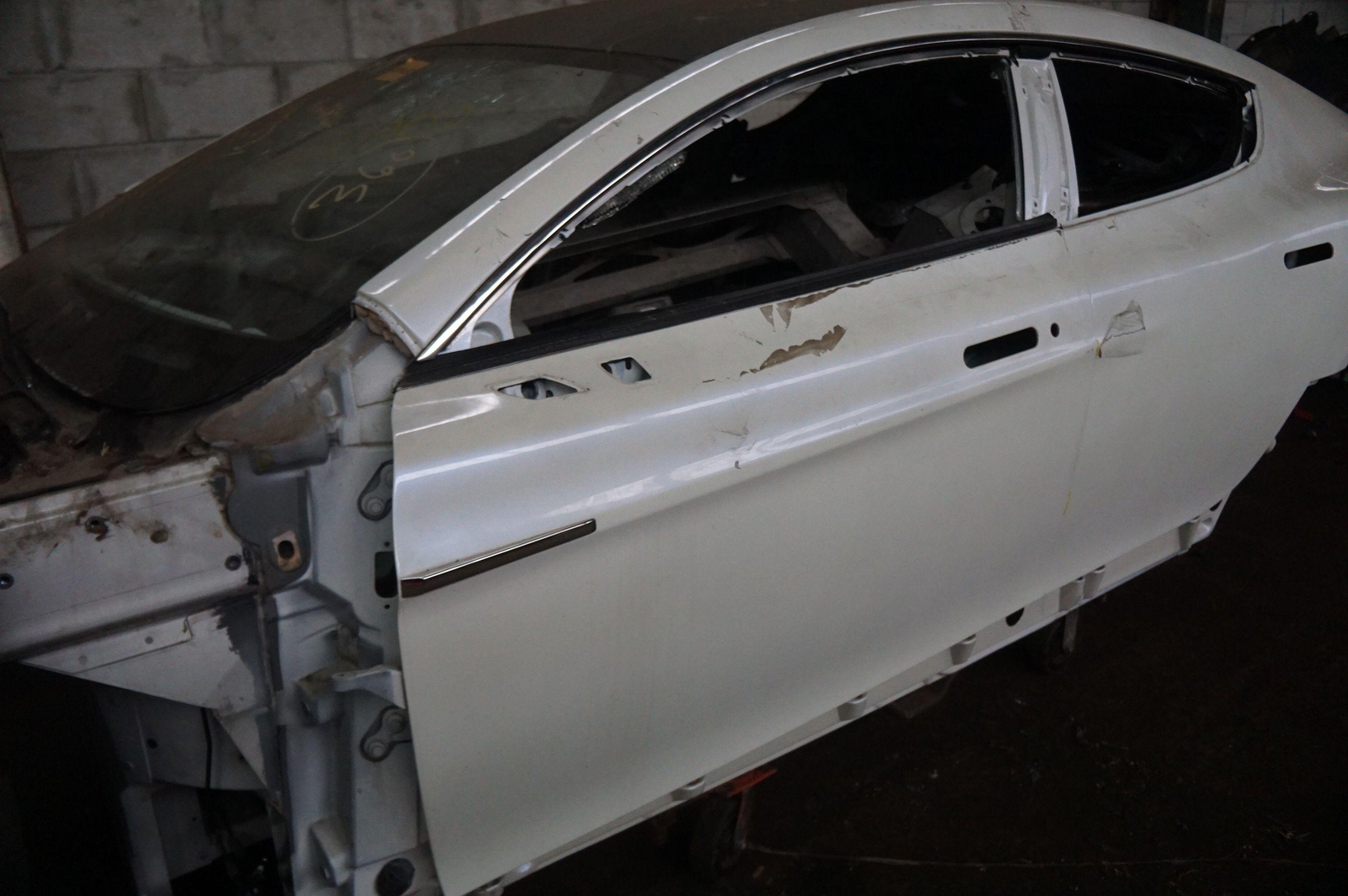 Front Left Driver Door Shell White 4G43-64-10916 OEM Aston Martin Rapide 2010
