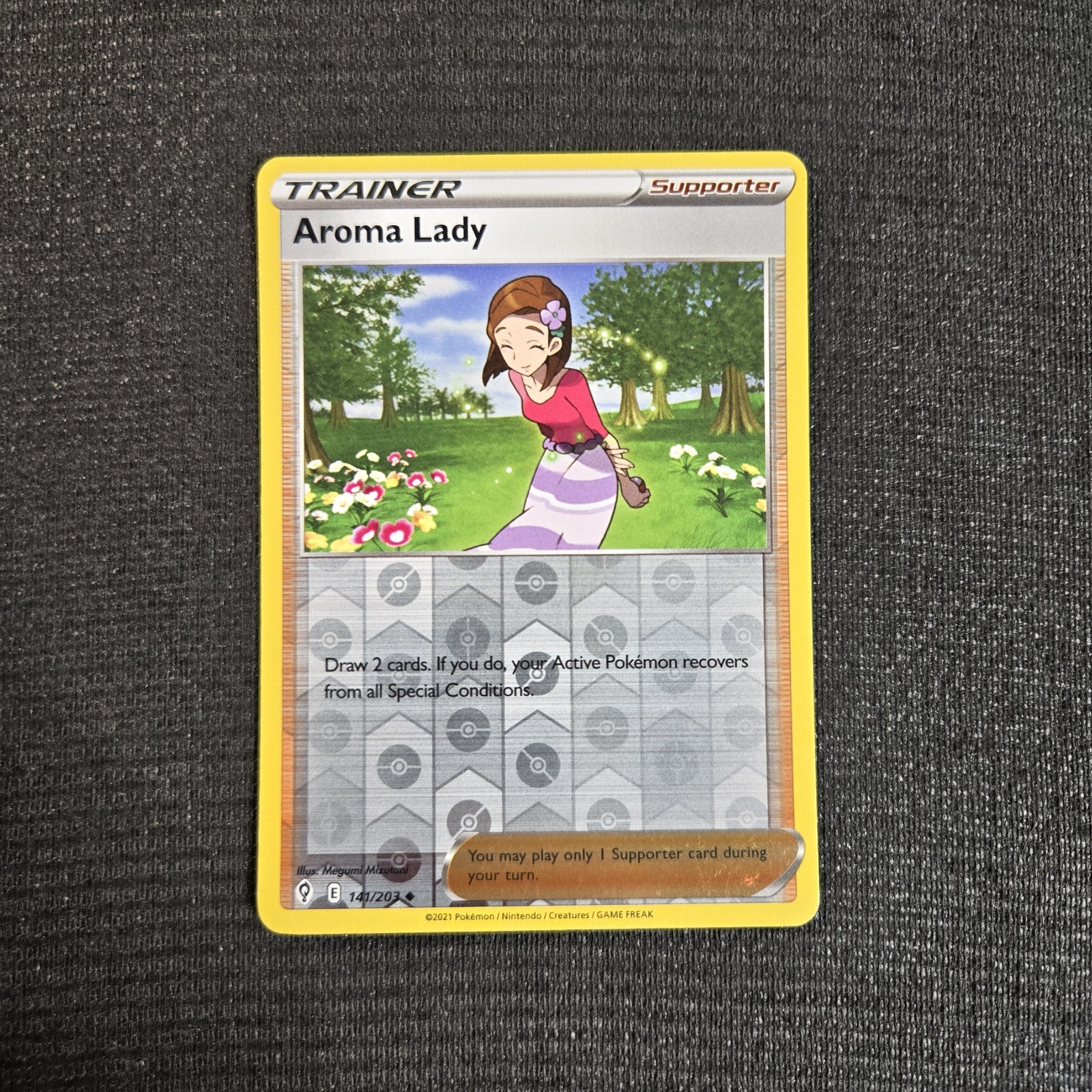 Pokemon TCG Evolving Skies Aroma Lady Reverse Holo Card 141/203