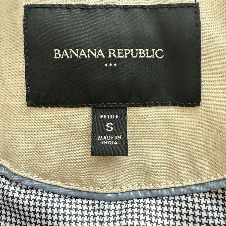 Gabardina Banana Republic Petite S beige con cinturón algodón de doble botonadura para mujer Foto 4 de 4