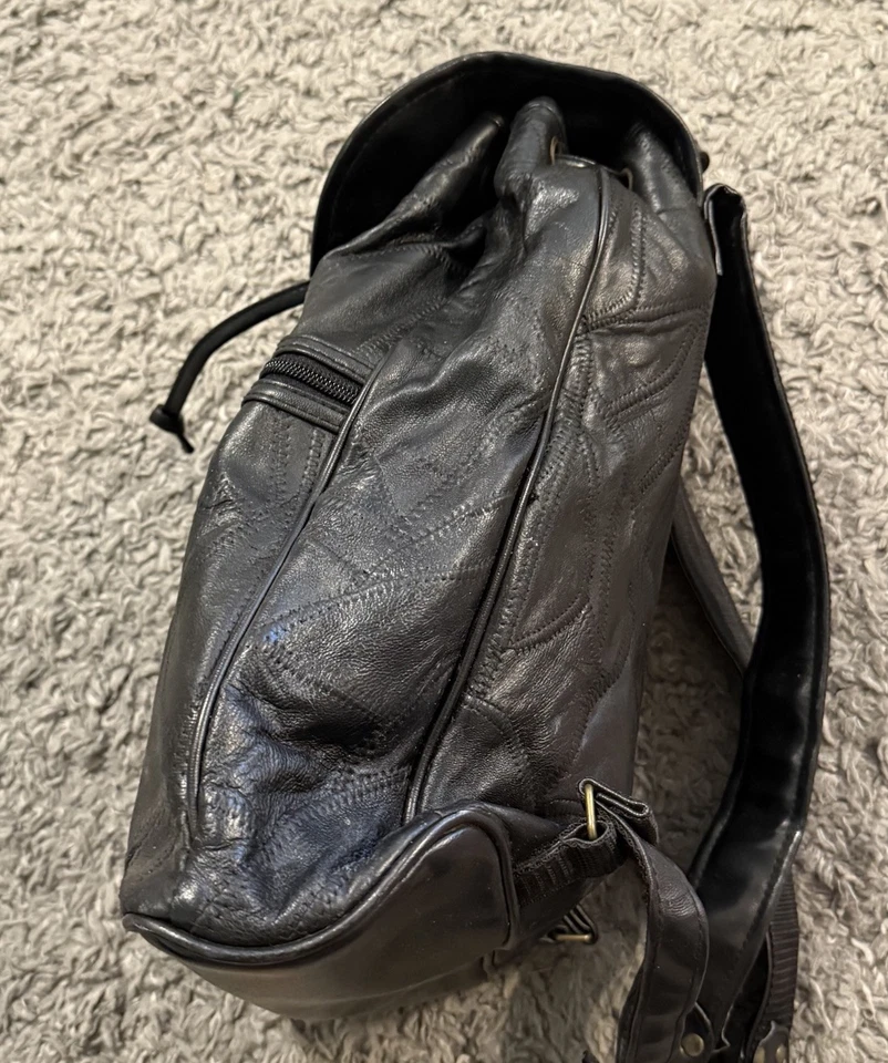 Mochila de retalhos de couro vintage anos 90 retrô preta punk bolsa de gravata Y2K - Imagem 3 de 4