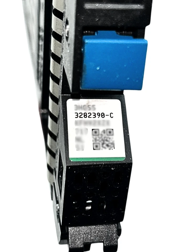 Hitachi 3282390-C 300GB 10K SAS 2.5 Hard Disk Drive - Image 2 of 4