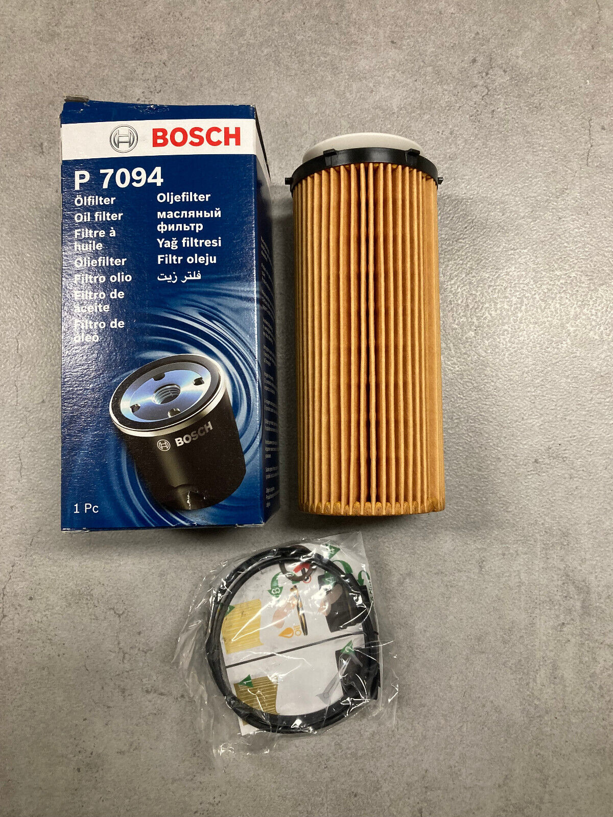Original Bosch Oil Filter 3er E90 E91 E92 E93 5er F10 F11 F07 7er 11427808443
