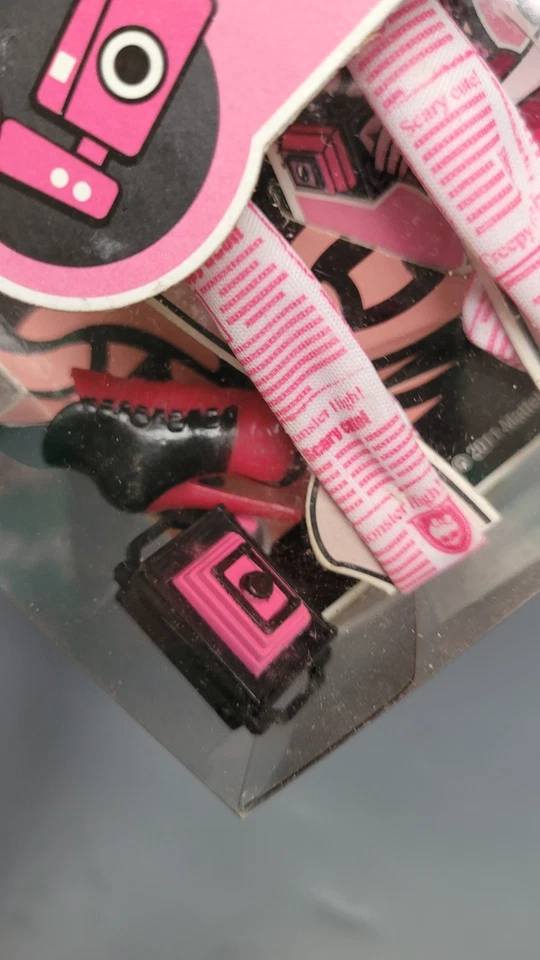 Monster High Mattel Draculaura 2010 Ropa Outif Paquete de Moda Periódico Club 03 Foto 4 de 4