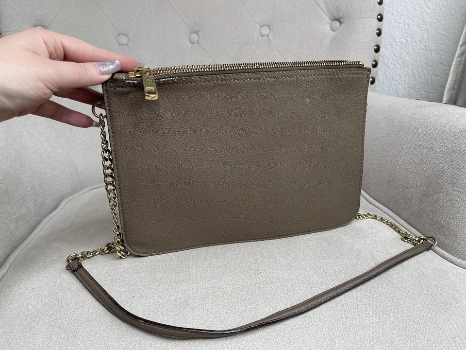 Ann Taylor Taupe Leather & Chain Crossbody Purse HandBag Gold Brown - Image 4 of 4