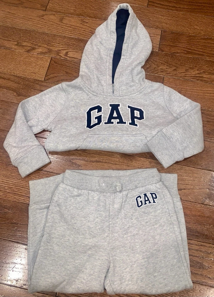 Lote 3T Niños - Conjunto GAP, Camisas Polo Ralph Lauren, Paquete OshKosh y Jeans Azul Marino Antiguo Foto 2 de 4