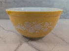 Pyrex Butterfly Gold 402 1.5 L Nesting Mixing Bowl